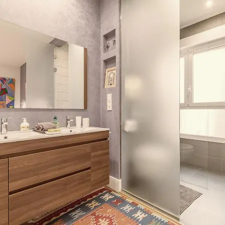Royal In A Prestigious Neighborhood, Indoor Pool Holiday home