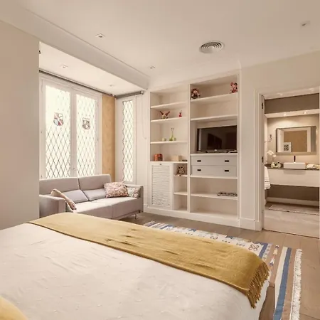 度假居 Royal In A Prestigious Neighborhood, Indoor Pool