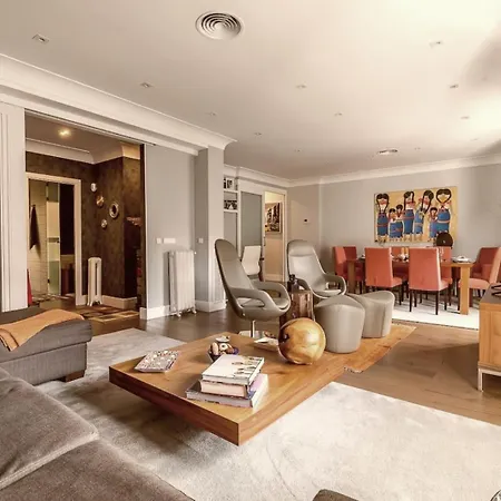 Semesterbostad Royal In A Prestigious Neighborhood, Indoor Pool *